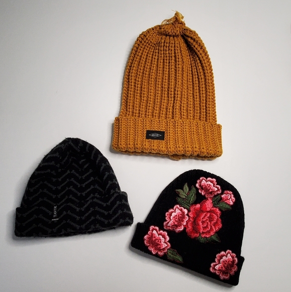 Tavik Accessories - Tavik Aldo Jacks beanie bundle of 3 Vguc